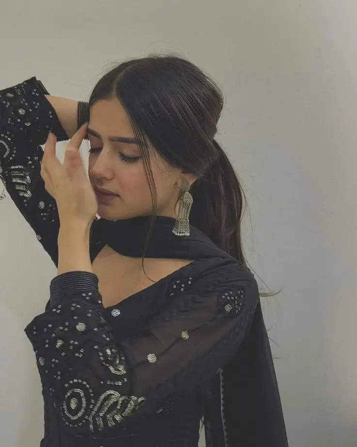 cute-single-girl-dp-for-instagram