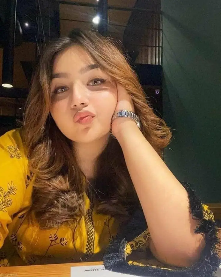 cute-single-pic-girl-attitude