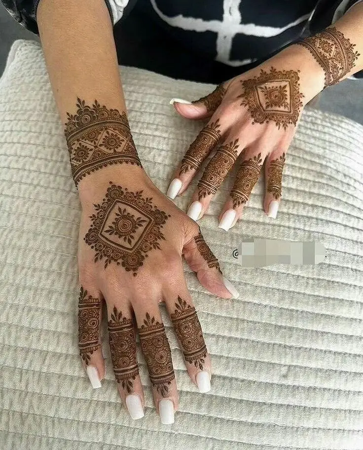 diwali-back-hand-mehndi-design