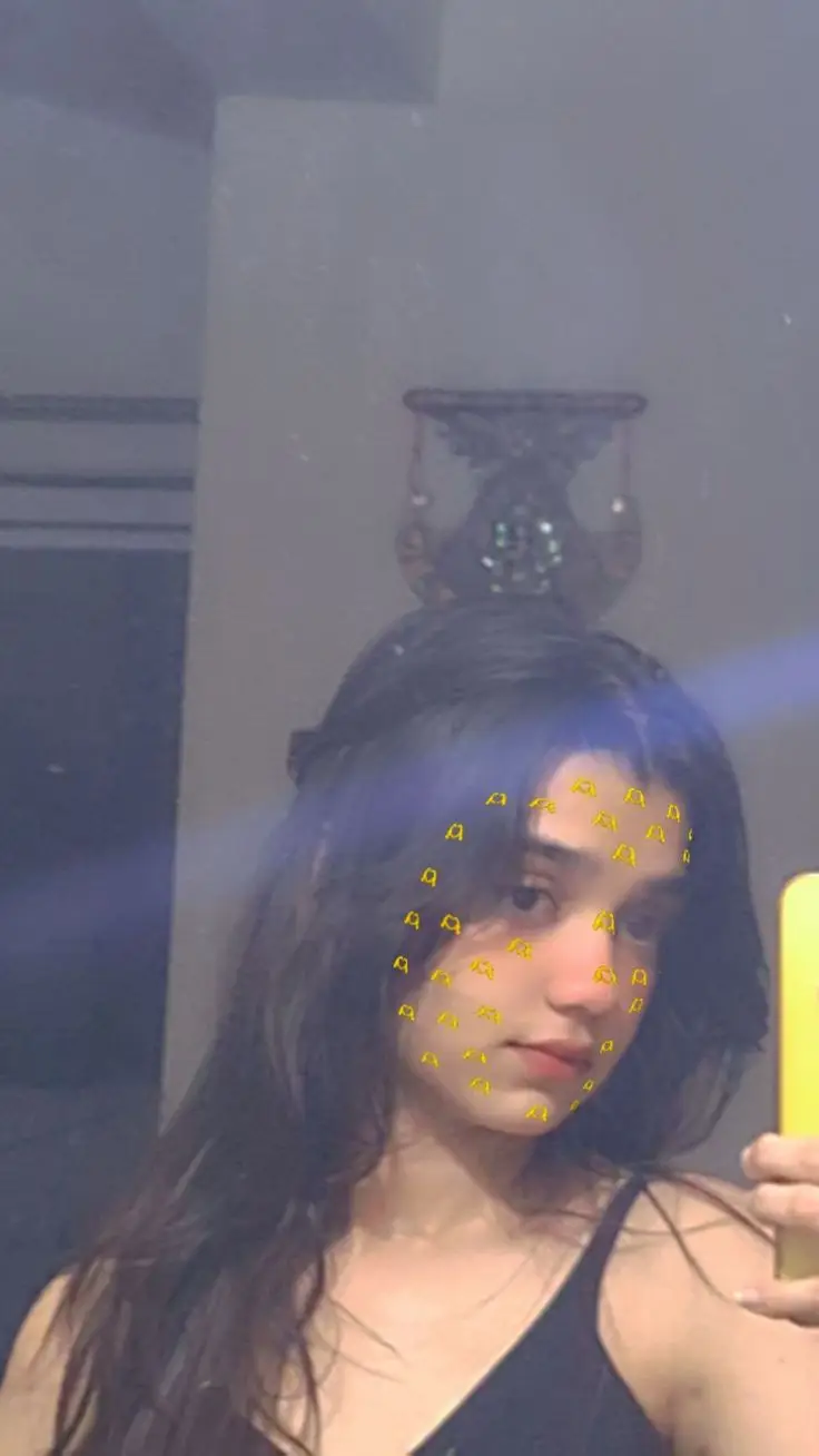 hide-face-girl-pic-age-