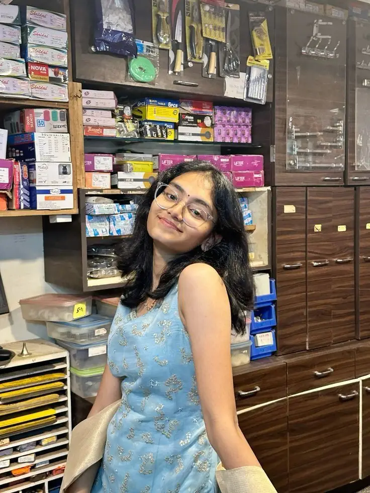 hide-face-girl-pic-attitude