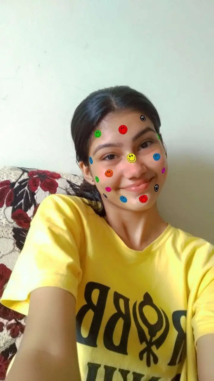 hide-face-girl-pic-back-side