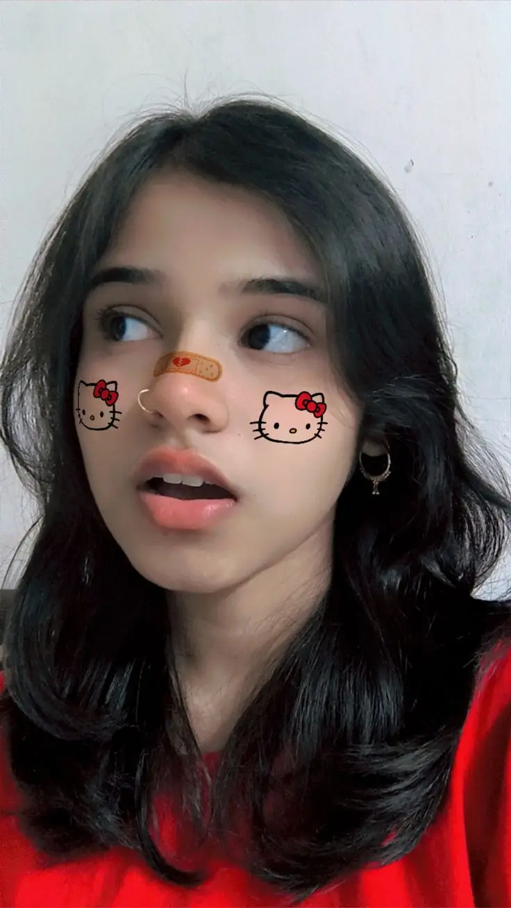 hide-face-girl-pic-blur