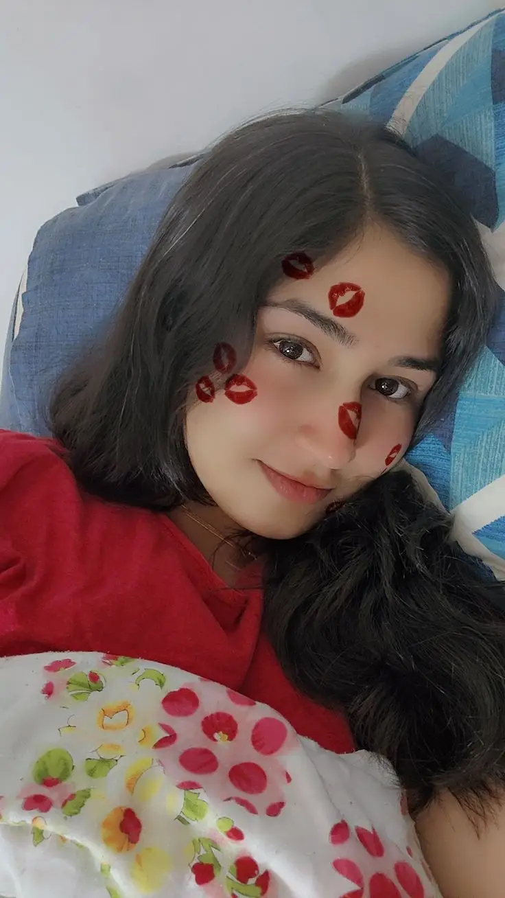 real-pic-girl-simple