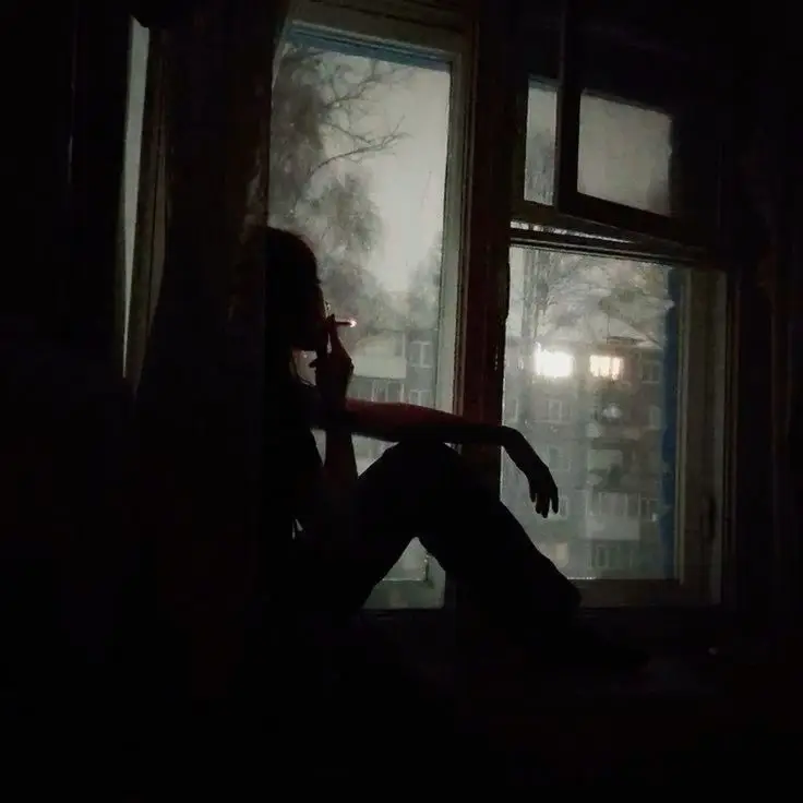 sad-girl-dp-broken-heart