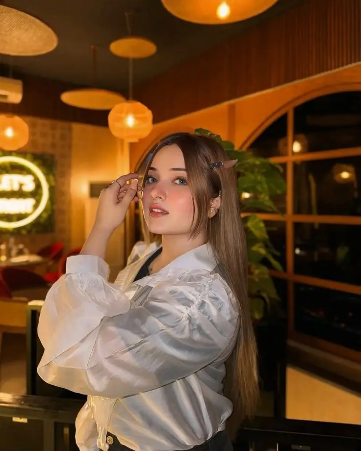 simple-cute-girl-pic-cartoon-download