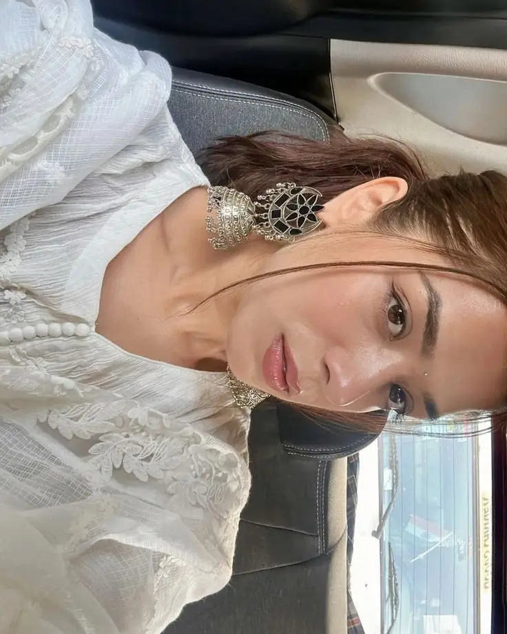 single-girl-attitude-dp-black-for-instagram