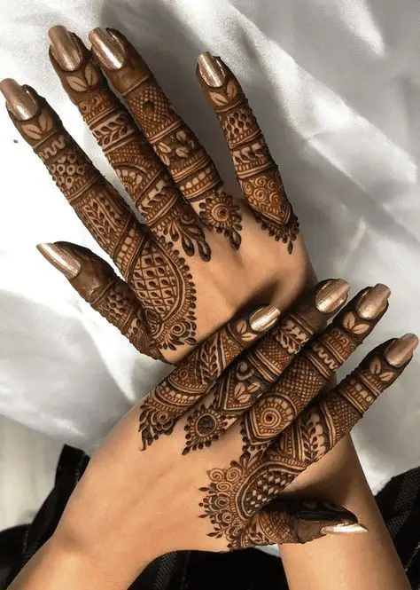 stylish-back-hand-mehndi-designs-bridal-simple-and-beautiful