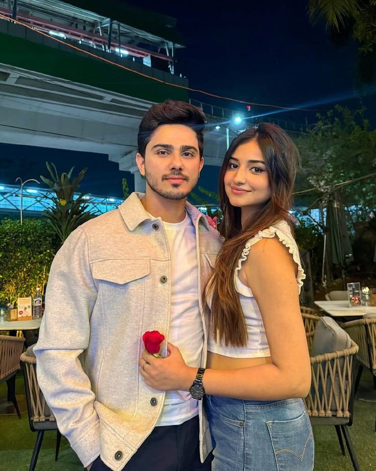 anime-couple-dp-for-instagram-half-half