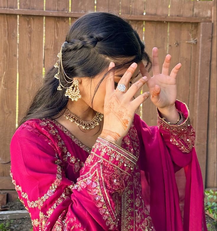 trendy-hidden-face-dp